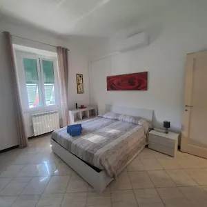 Bacio Del Sole , Vado Ligure Italia